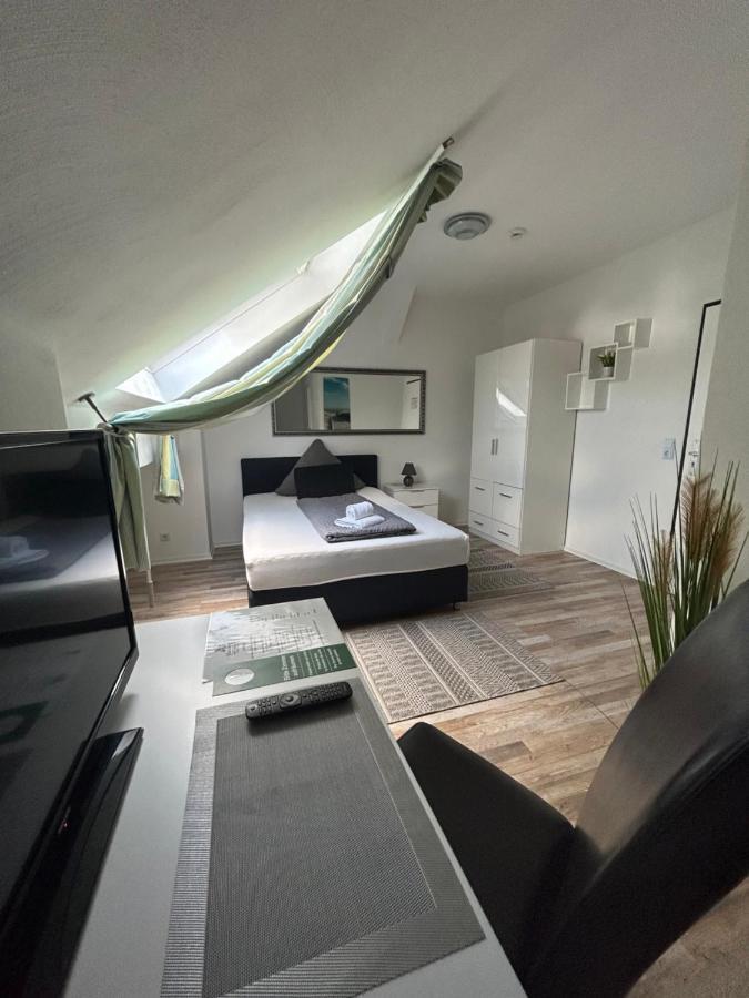 Einzelzimmer mit Balkon